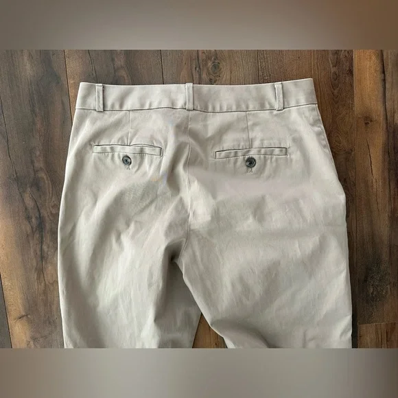 Banana Republic “Logan” Tailored Pants – Size 4 – Khaki Beige - Picture 7 of 7